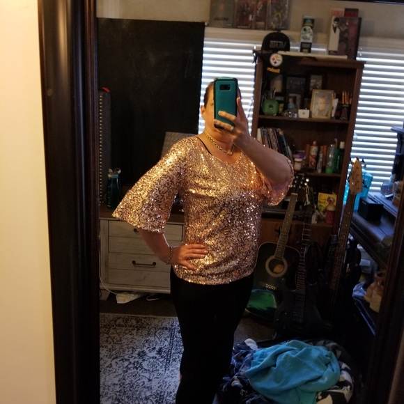 Rose goldish pink sequined top. - Picture 2 of 5